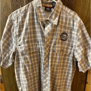 Men’s Harley Davidson button up short sleeve shirt.